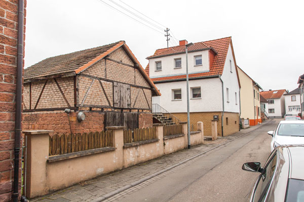 Haus Hochspeyer und Scheune